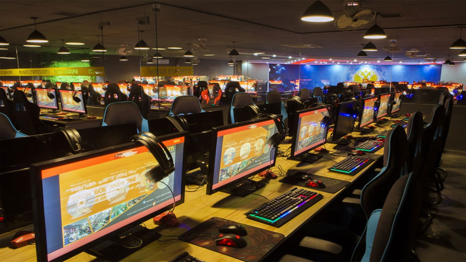 co-nen-mo-quan-net-de-kiem-tien-hay-khong-lapinternet247.com-2