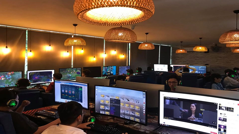 co-nen-mua-lai-tiem-net-thanh-ly-lapinternet247.com-2